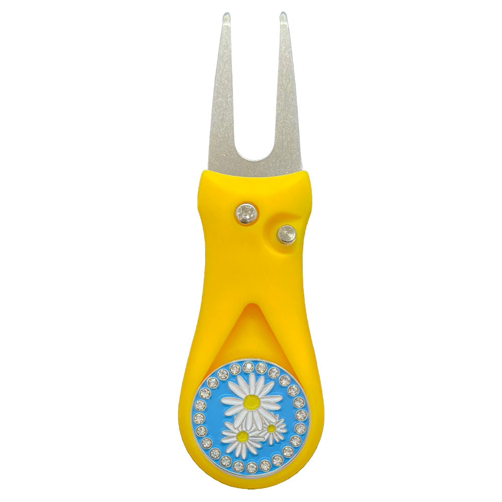Blue marker with lovely daisies on a yellow divot tool. Bling accents make this cute floral design a must for women golfers.