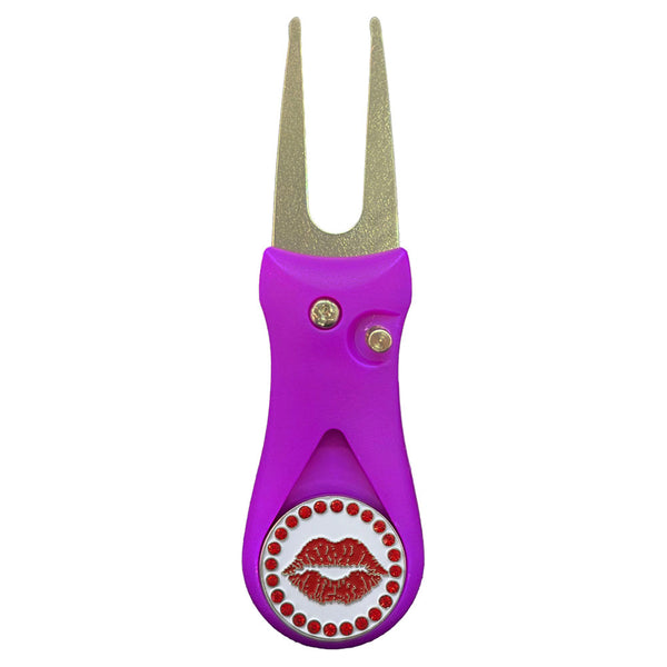Giggle Golf Bling Lips Ball Marker On A Plastic, Purple, Divot Repair Tool