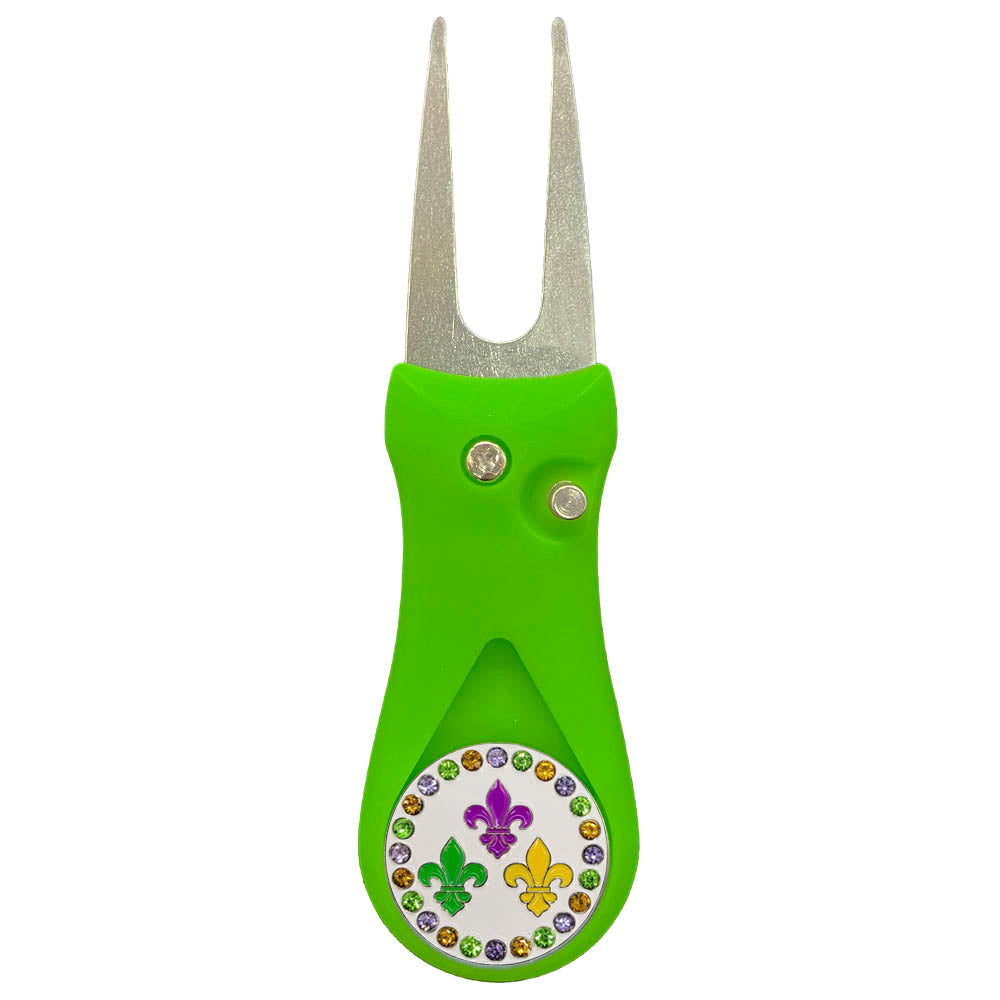 Giggle Golf Bling Fleur-de-lis Golf Ball Marker On A Plastic, Green, Divot Repair Tool