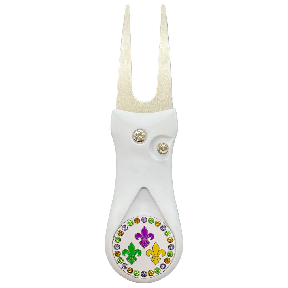 Giggle Golf Bling Fleur-de-lis Golf Ball Marker On A Plastic, White, Divot Repair Tool