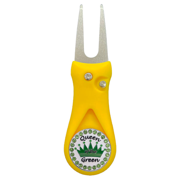 Giggle Golf Bling Queen Of The Green Ball Marker On A Plastic, Yellow, Divot Repair Tool