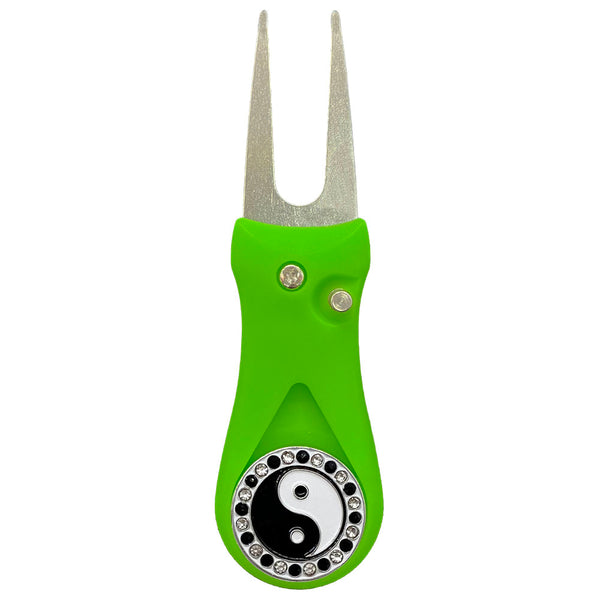 Giggle Golf Bling Yin Yang Ball Marker On A Plastic, Green, Divot Repair Tool