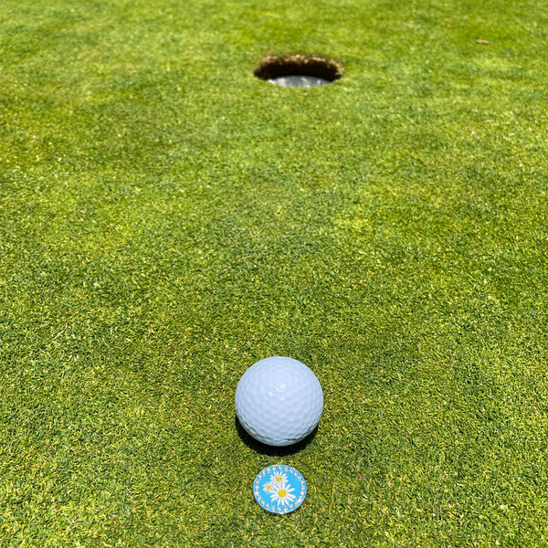 Giggle Golf Bling Daisies On A Putting Green, Behind A White Golf Ball