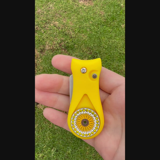 Giggle Golf Bling Sunflower Golf Ball Marker With Yellow Divot Tool