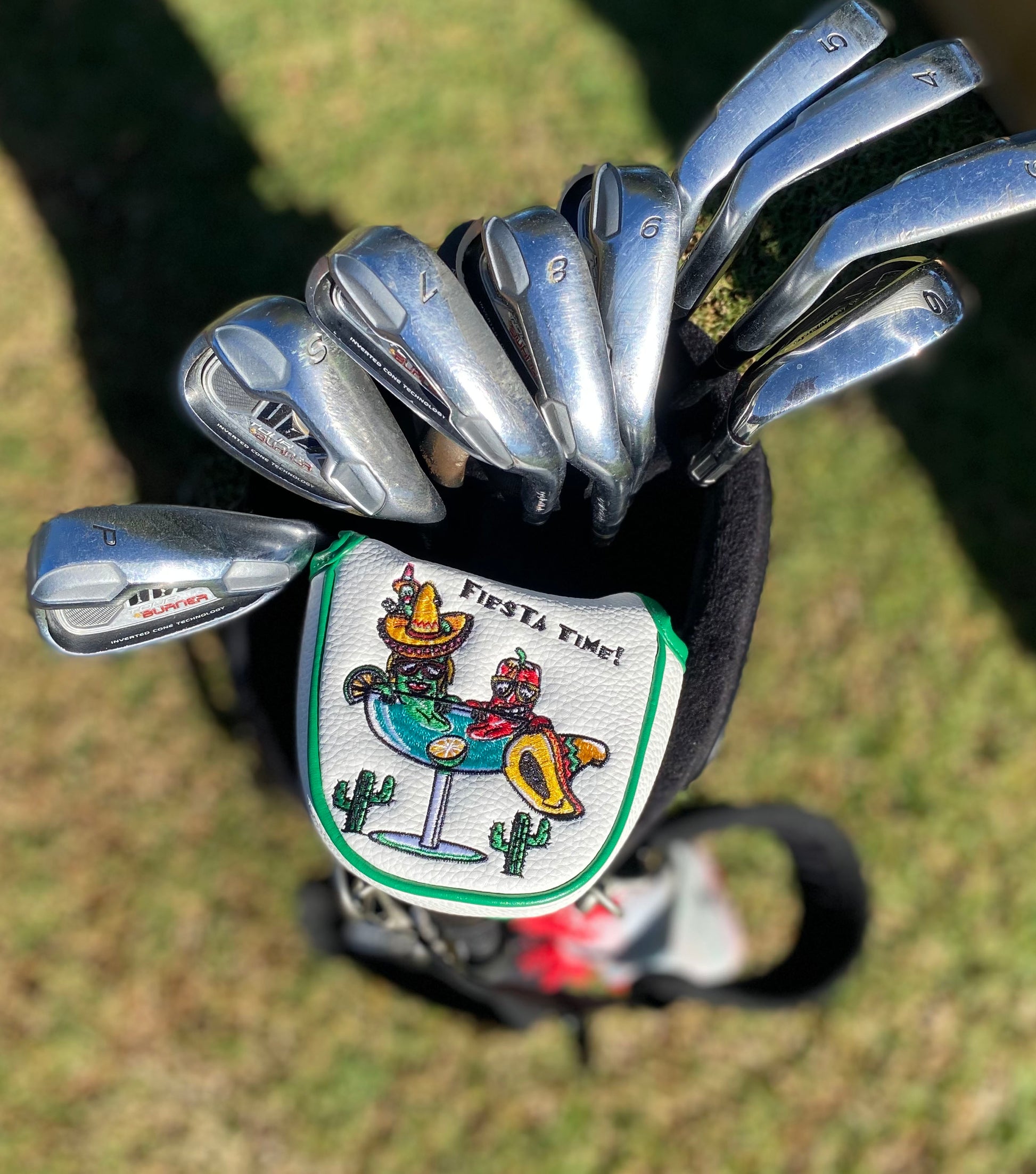 giggle golf fiesta mallet on a putter in a golf bag